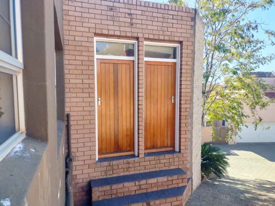 3 Bedroom Property for Sale in Kiepersol Free State